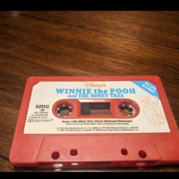 1989 Walt DISNEY'S Winnie the Pooh Sing Along RED CASSETTE TAPE Tested - Picture 1 of 1